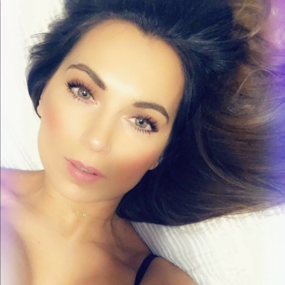 Meet your Posher, Victoria